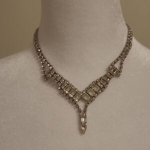 Elegant Silver Rhinestone Necklace